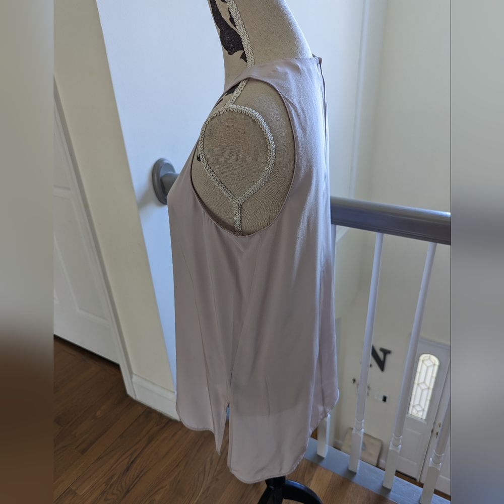 Beautiful Athleta Flowy Top